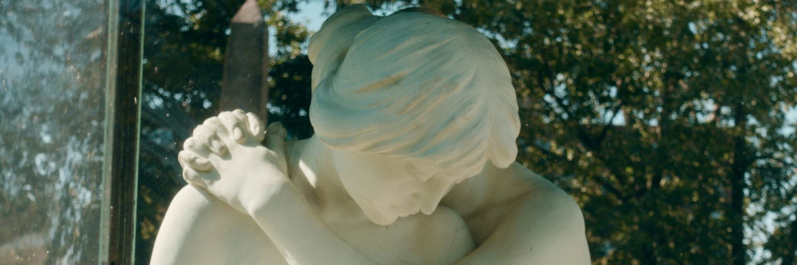 Hugging statue